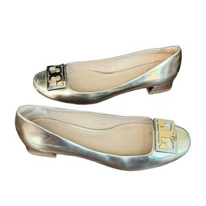 Tory Burch Big " T" Gold And Silver Patent Leather Low Heel Pumps Size 8